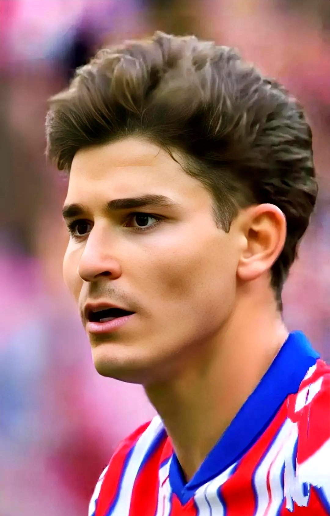 瓦伦西亚翻盘里昂，阿尔瓦雷斯惊艳世界的简单介绍