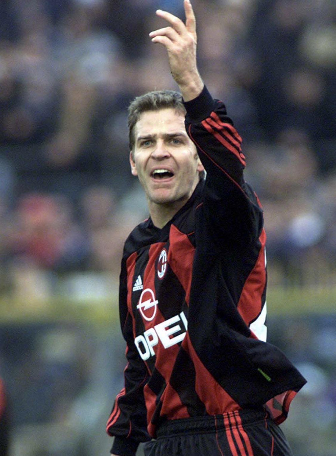 卡尔斯鲁厄队寻求新的胜利机会的简单介绍