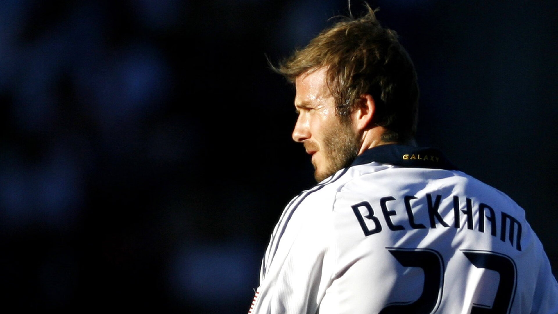 波斯铁骑的安菲尔德之夜，当莱万成为沙漠风暴的眼